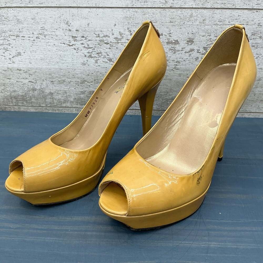 Stuart Weitzman Yellow Patent Leather Peep-Toe Platform Pumps Size 9